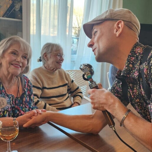 Singer (male) Tilburg  (NL) 