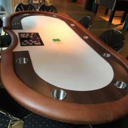 Pokertafel huren (inclusief croupier)