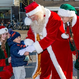 Character/Mascott Giessen  (NL) The real Santa with Christmas elves