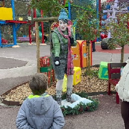 Living statue winter Christmas fun!