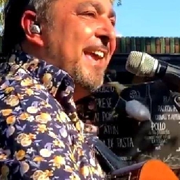 Singer (male) Ridderkerk  (NL) The Spanish Singer/Guitarist