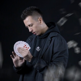 Magician Spijkenisse  (NL) Wira | Close-Up Magician