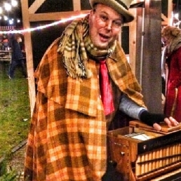 Barrel organ Hazerswoude Rijndijk  (NL) Dickens Christmas Organ