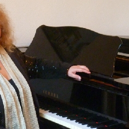 All-round pianist Eliza