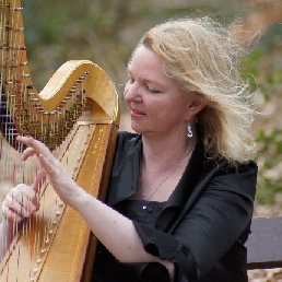 Harpist Doornspijk  (NL) Uitvaart begrafenis harpist(e) Regina