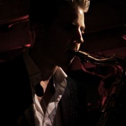 Saxofonist Leiderdorp  (NL) Mr. Saxo-B Background Saxin