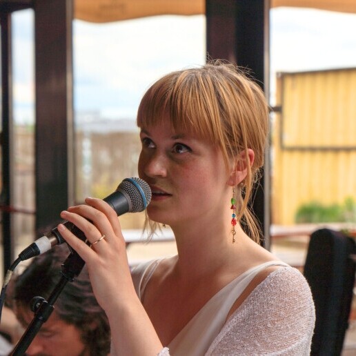 Singer (female) Amsterdam  (NL) 