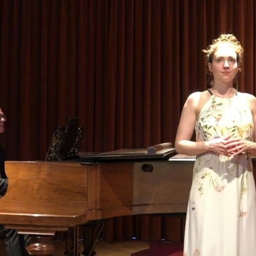 Singer (female) Amsterdam  (NL) 