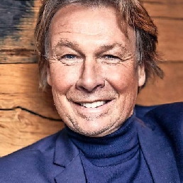 Presentator Ophemert  (NL) Hans Kraay jr als dagvoorzitter