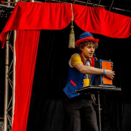 Clown Zwolle  (NL) Kindershow, ballonfiguren en zeepbellen