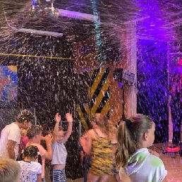 The Johnny Glitter Kids Snow Party!