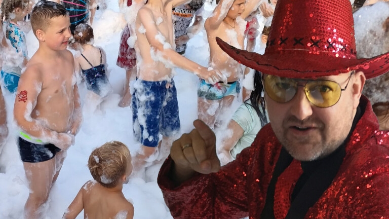 The Johnny Glitter Kids Snow Party!
