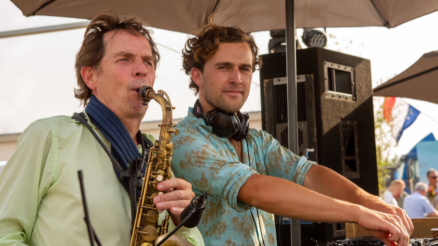 Book Jan on sax DJ Tresor? Directly on