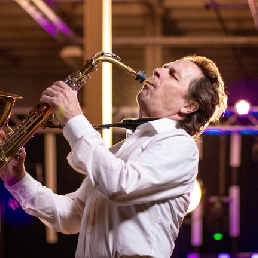 Saxophonist Overloon  (NL) Saxophonist Jan van Oort
