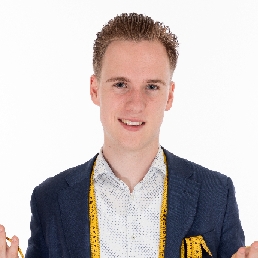 Tafelgoochelaar Sander Smits