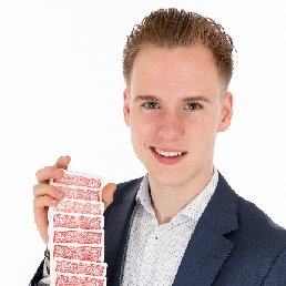Tafelgoochelaar Sander Smits