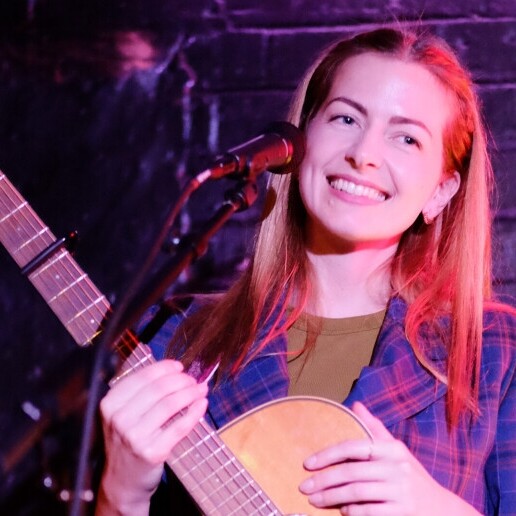 Singer (female) Leeuwarden  (NL) 