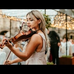 Violinist Amsterdam  (NL) Petra: classical,light classical,jazzy/pop