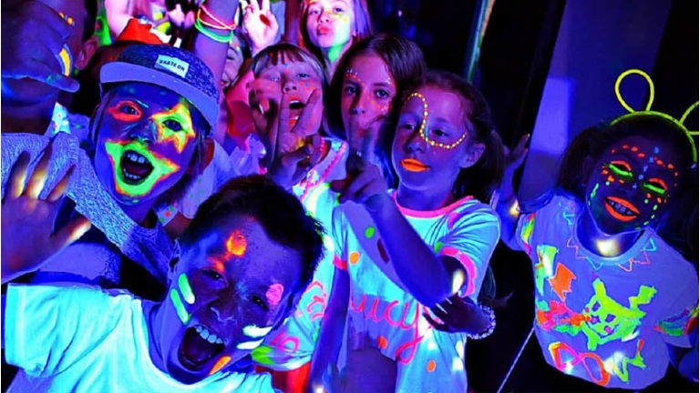 Daniel: Neon Glow Kids Disco