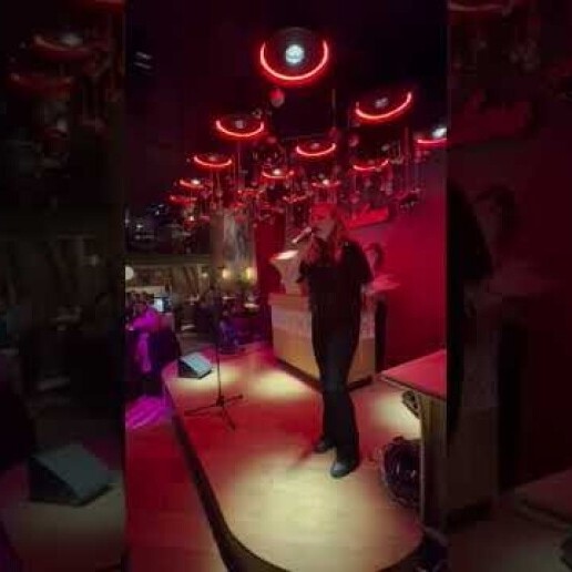 Singer (female) Noordwijk  (Zuid Holland)(NL) 