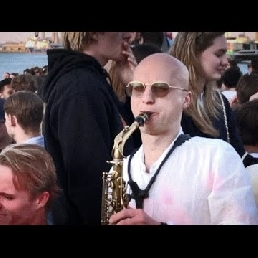 Davide: A saxophone for your event!