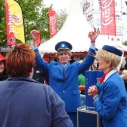 Mobiel entertainment: de stewardessen