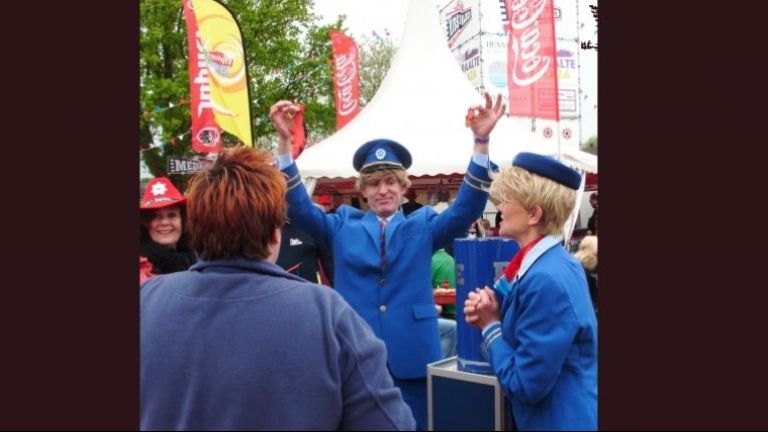 Mobiel entertainment: de stewardessen