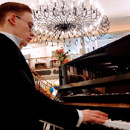 Live pianomuziek door Daniël