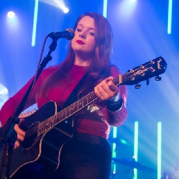 Singer (female) Enschede  (NL) Lisa Nora