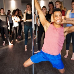 Trainer/Workshop Breda  (NL) Pole Dancing Workshop - Antoni Wanders