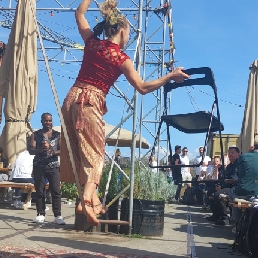 Acrobat Amsterdam  (NL) Tightrope act - slack rope