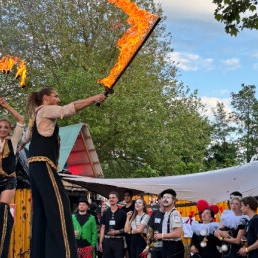 Fire show on stilts - Fiery Heights