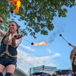 Fire show on stilts - Fiery Heights