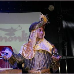 Goochelaar Den Haag  (NL) Aladdin on stage