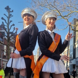 Acrobat Den Haag  (NL) Parade stilt walkers (conductor outfit)