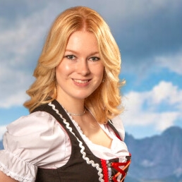 Oktoberfest zangeres Christine