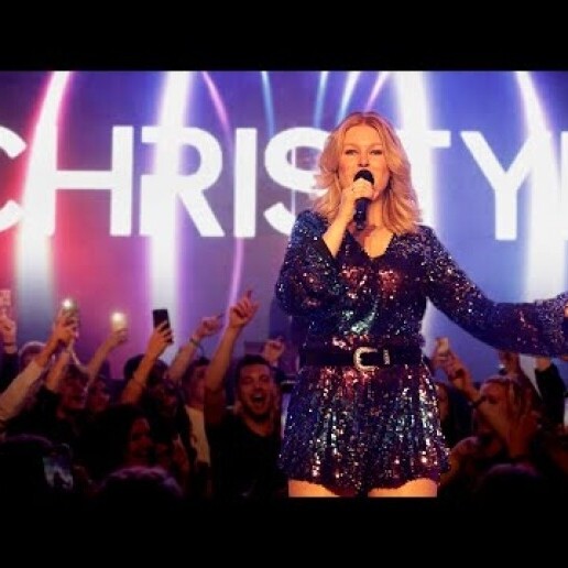 Singer (female) Giesbeek  (NL) 