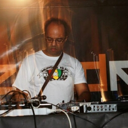 DJ Den Haag  (NL) Nesta The Originator - Reggae Veteran