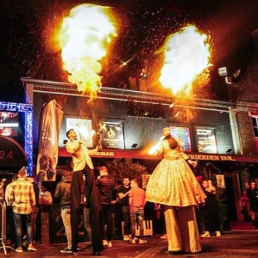 Animatie Waalwijk  (NL) Vuurshow - Vuurspuwen op Stelten