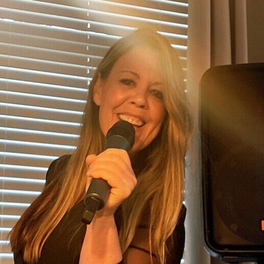 Singer (female) Amsterdam  (NL) 