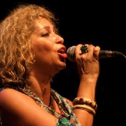 Singer (female) Hilversum  (NL) Rolinha Kross , Yiddish Sephardic song