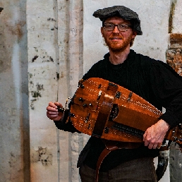 Medieval hurdy-gurdy