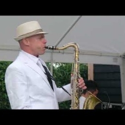 Tal Saxophone - Saxophonist