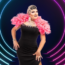 Dragqueen Pup quiz with Dolly Donut