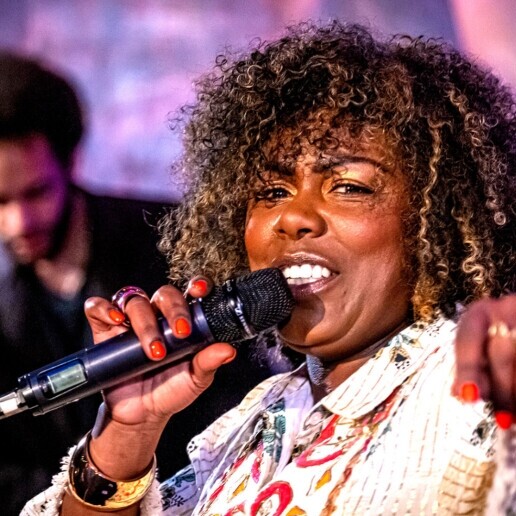 Singer (female) Amsterdam  (NL) 