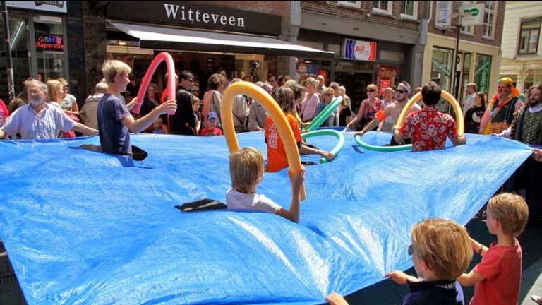The Mobile Swimming Pool: Street Theatre