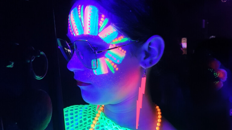 Neon Schmink,  echt-helena