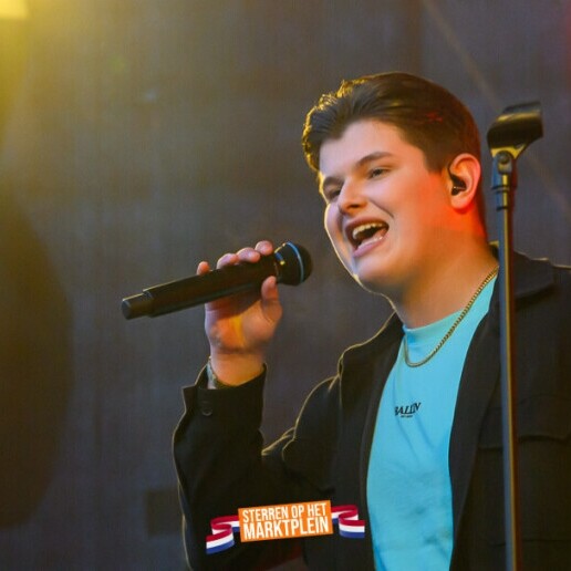 Singer (male) 't Harde  (NL) 