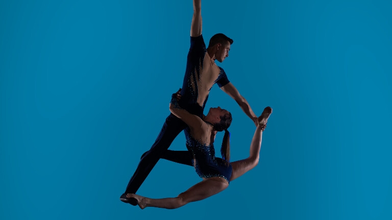 Aerial acrobatics duo - Halo