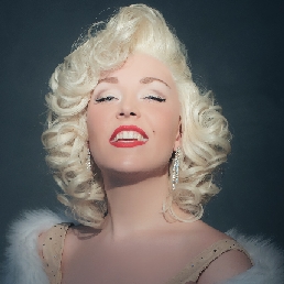 Singer (female) Zaandam  (NL) Marilyn Monroe Happy Birthday show